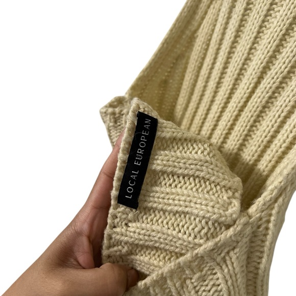 LOCAL EUROPEAN Saro Cream Knit Open Back Turtleneck Sweater Top - Picture 8 of 8